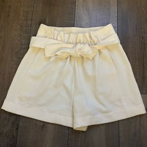 Wilfred - Aritzia - Off White Paper Bag Belted Shorts